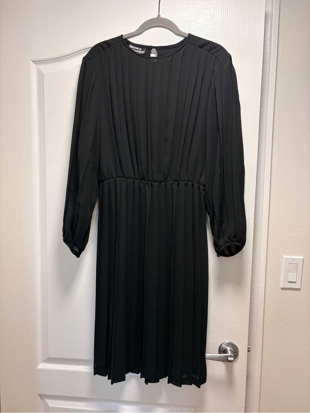Vintage L Pleated Midi Dress with Long Sleeves Formal Feminine Classic